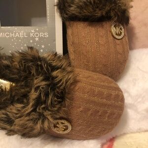 Michael Kors jet set cable knit slippers in camel
